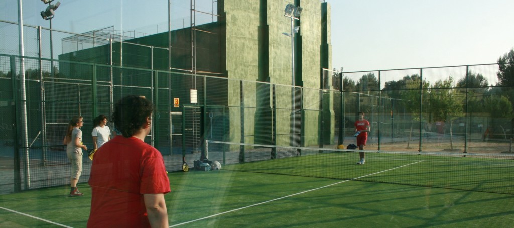 Personas Se Inscriben En Las Actividades De La Fundaci N Deportiva