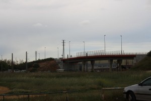 Nuevo puente sobre las vías del metro y comienzo de la Ronda del Safranar