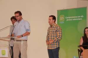 Nacho Carratalà junto a Caballero y Calpe lee los nombres del nuevo comité