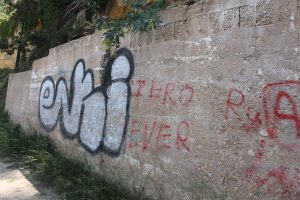 Graffitis en la Font del Xorro