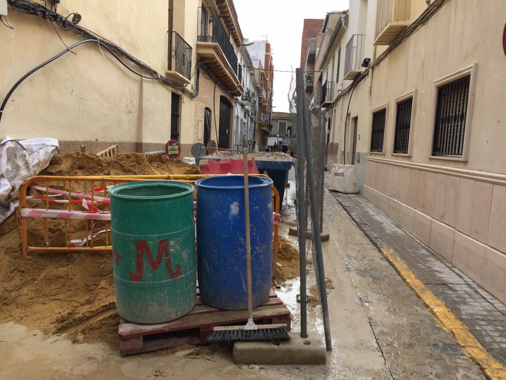 Calle Virgen del Rosario hoy, con las obras paralizadas