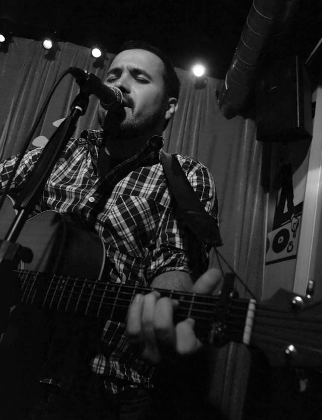 El torrentino Juanjo Pérez presenta su nuevo disco en FNAC y El Corte Inglés