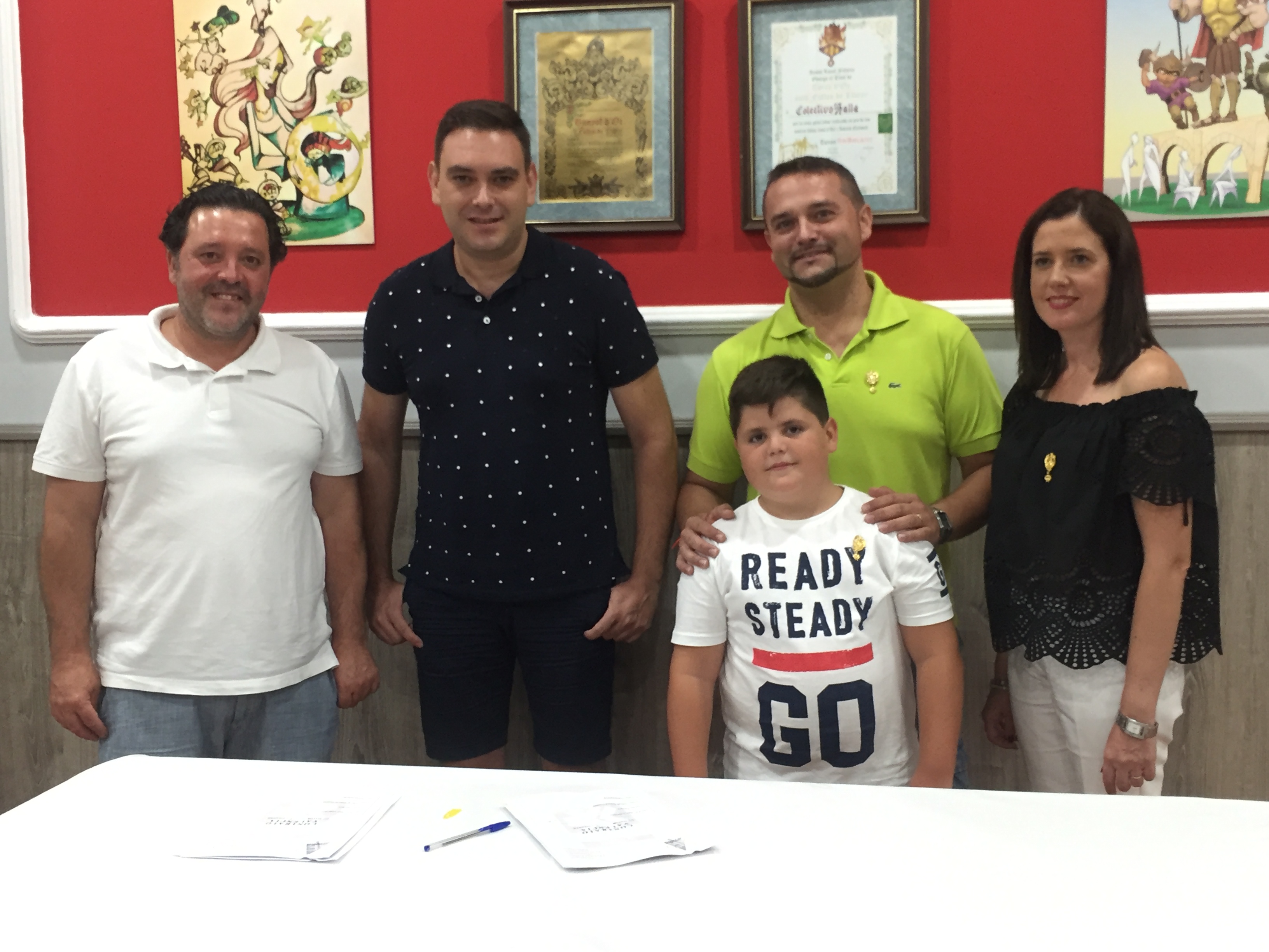 La Falla Sant Valerià renueva con sus artistas los monumentos para 2018