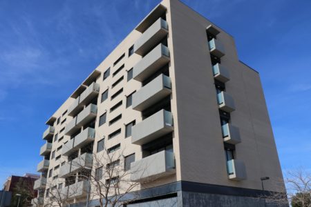 Consellería saca a la venta 10 viviendas vacías que tenía en una finca de Benisaet
