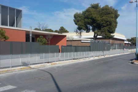 Valla de seguridad junto al Colegio Teresianas