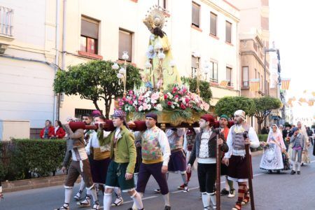La olor a pólvora y la música inundan el fin de semana fallero en Torrent