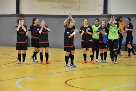 Neus da la victoria al Hispanic a cinco segundos del pitido final
