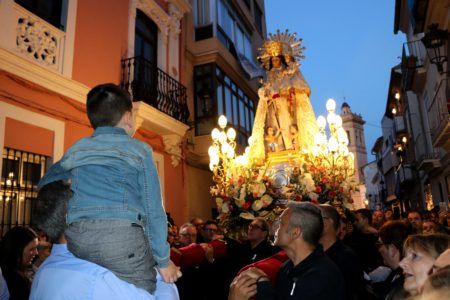 La Virgen regresa a la Ermita entre aclamaciones de los torrentinos