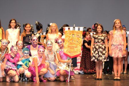 El concurso de PlayBacks infantil de San Valeriano se celebra por primera vez en el Auditori con gran éxito y más de 600 kg. de alimentos solidarios