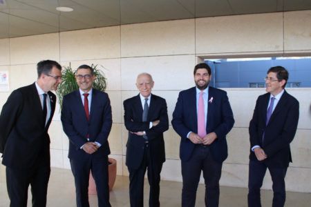 La sanidad murciana homenajea a Pascual Parrilla, hijo predilecto de Torrent