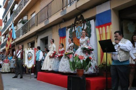 Las Fallas de Torrent se preparan para homenajear  a la Real Senyera en un acto que organiza la falla Sants Patrons