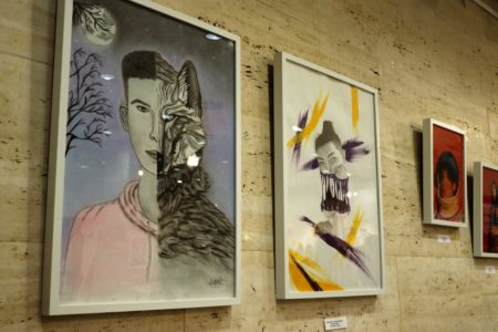 El alumnado artístico del IES Tirant lo Blanc presenta una exposición con los trabajos realizados durante el curso
