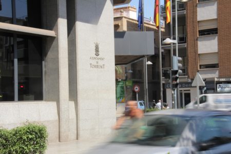 El Ayuntamiento de Torrent suspende la atención presencial