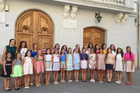 15 niñas y 12 jóvenes sueñan con convertirse en la fallera mayor de Torrent de 2020