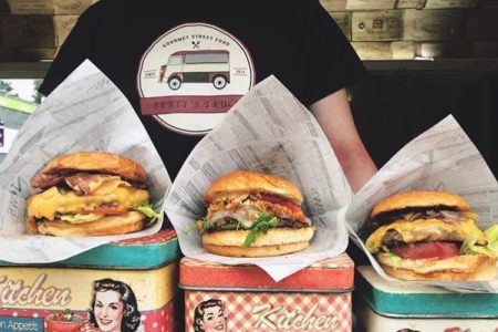 Valencia busca la mejor hamburguesa de España en la segunda edición de ‘The Champions Burger’ en el cauce del Turia