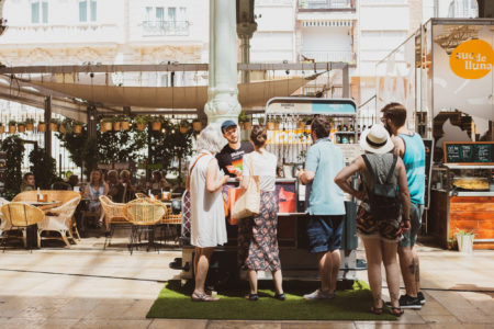 Mercata Mahou vuelve al Mercado de Colón con una propuesta que marida sabor y música