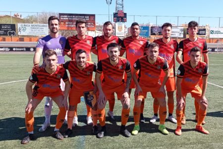 El Torrent CF planta cara al CD Roda en un final de partido agónico