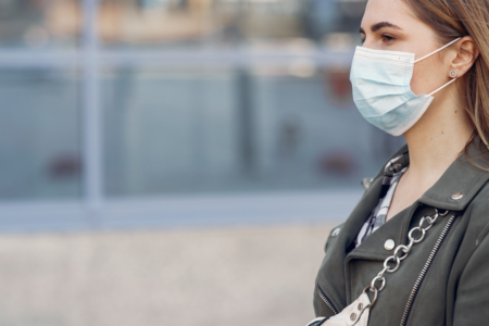 La mascarilla dejará de ser obligatoria en exterior a partir del 26 de junio