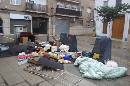 La Placeta de la Era, ocupada por basura a diario
