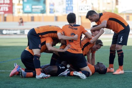 El Torrent CF celebra su primera victoria esta temporada
