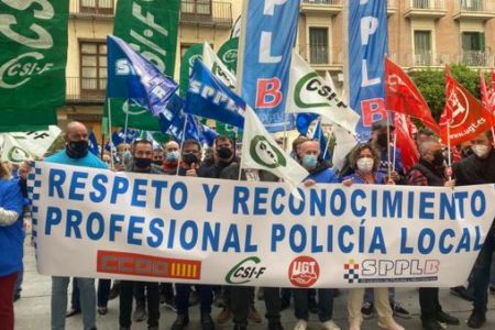 Policías Locales se manifiestan frente a la Generalitat Valenciana por su «nefasta gestión»