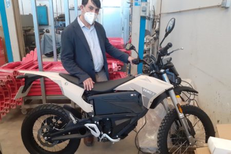 Torrent adquiere una nueva moto eléctrica para la patrulla de Medio Ambiente