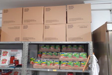 La Fundación Isabel realiza su donación navideña al Punto de Alimentos de Torrent