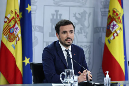 Los ganaderos valencianos exigen la dimisión del ministro Garzón tras hablar mal de la carne española en la prensa inglesa