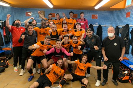 Victoria del Torrent CF frente al AT. Saguntino con goles de Domínguez y Michel