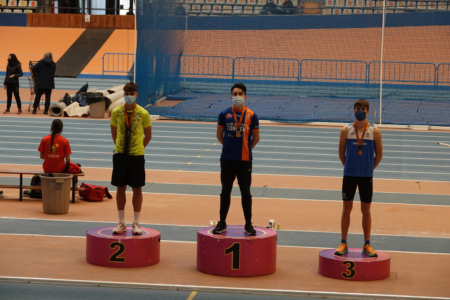 Alex López, medalla de oro en el Campeonato Autonómico Sub-18 en salto de longitud
