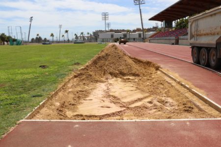 Renuevan los fosos de la pista de atletismo en Parc Central que ya solicitó el PP hace un año