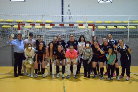El CEF Hispanic se despide de su afición con victoria ante el líder