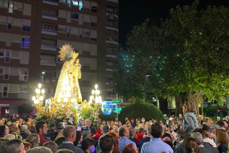 Torrent concluye hoy las fiestas a la Geperudeta con el besamanos en la Ermita