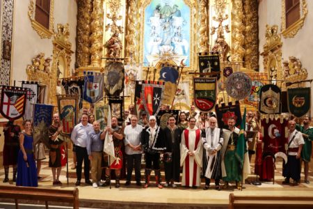 Comienzan las fiestas de Moros y Cristianos con la ofrenda a los patrones de Torrent