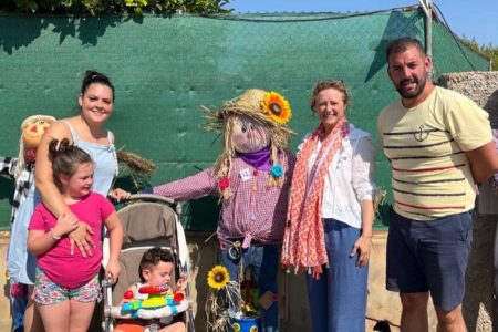 Mas de Don Pedro celebró su concurso de espantapájaros