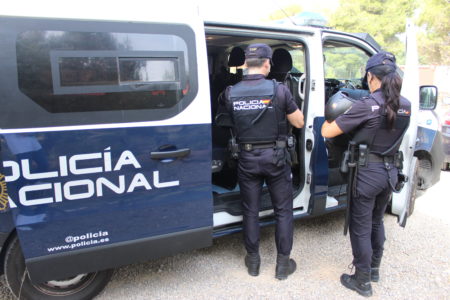 La Policía Nacional desmantela una plantación de marihuana indoor en Torrent y detiene a un hombre 