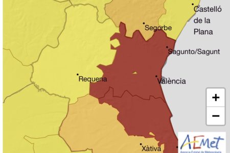 Todo el litoral de Valencia en aviso rojo por riesgo de tormentas, viento y calor extremo