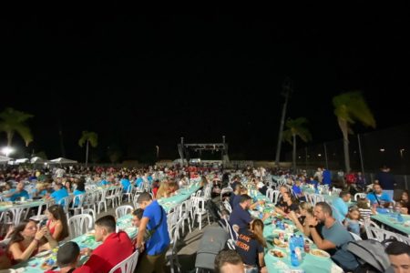2.000 falleros celebran el Mig Any de las fiestas con una cena en Parc Central