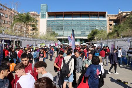 Torrent ha acogido la II feria de la FP y la formación para el empleo