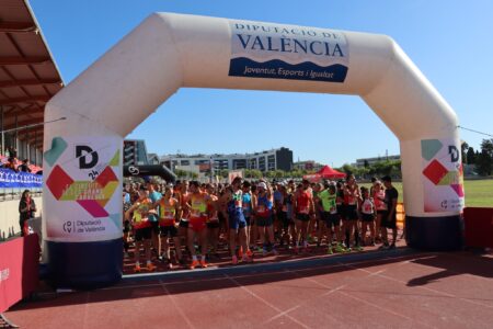 La 10k Ciutat de Torrent hace vibrar el Polideportivo de Parc Central