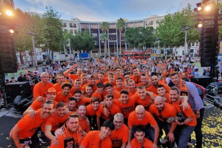 El Torrent CF celebra el ascenso con toda la ciudad