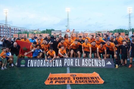 El Torrent CF recorre esta tarde la ciudad para celebrar el ascenso