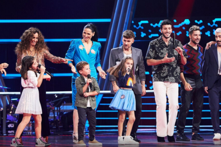 Paula Villarroya finaliza en La Voz cantando con Yatra, Bisbal, Aitana, Rosario, Dani Fernández, Rayden, Chambao y Rosa