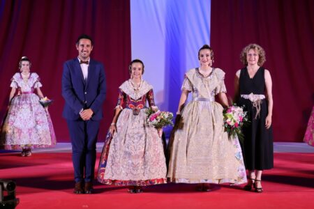 María Peris Moreno y Vega Román Montero son nombradas Falleras Mayores de Torrent 2024