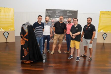 Torrent celebra los 25 años de historia de la filà Comilitons