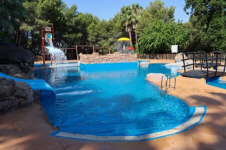 Más de 36.000 personas ya han visitado la piscina Parc Vedat durante el verano