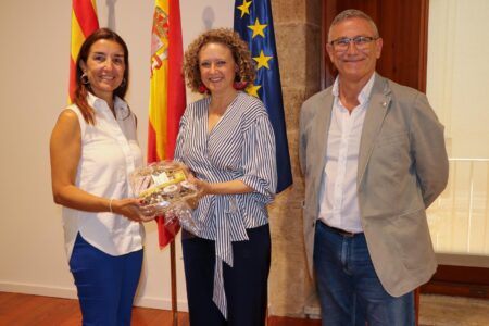 La Consellera de Hacienda y la Alcaldesa de Torrent tratan la bajada de impuestos y la ITV en la ciudad