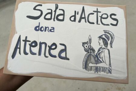 La Casa de la Dona personaliza sus espacios con figuras de grandes mujeres de la historia