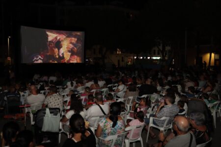 ‘Cinema a la Plaça’ se despide este fin de semana con la proyección de 3 películas entre viernes y sábado