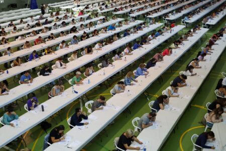 Casi 1.000 aspirantes optan a 22 plazas de funcionario en el Ayuntamiento de Torrent